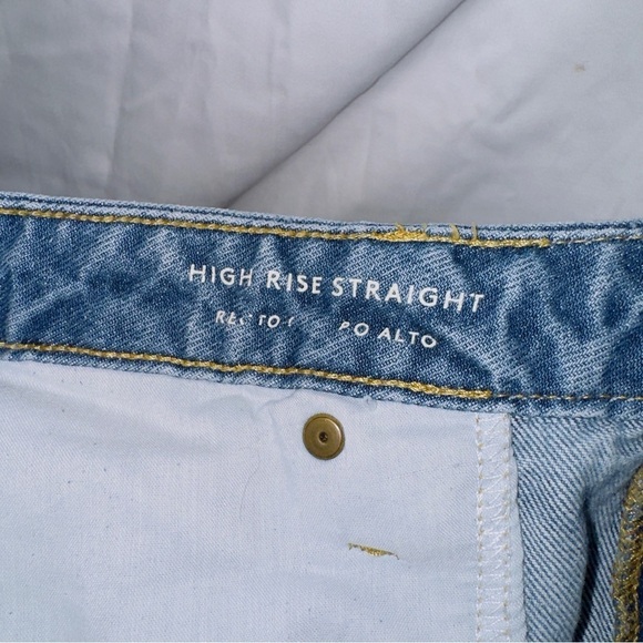 Universal Thread Light Wash Denim High Rise Straight Leg Jean size 14/32 - Picture 5 of 6